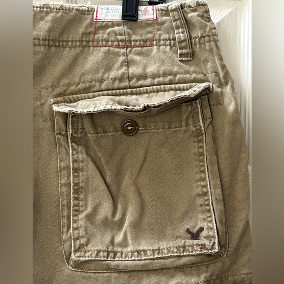 American Eagle Outfitters Khaki Tan Distressed Heavy Duty Cargo Shorts Size 36 - Picture 5 of 9